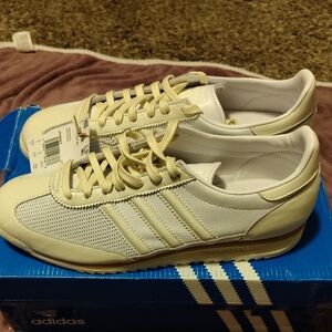 Adidas Men's Off-White Sneakers